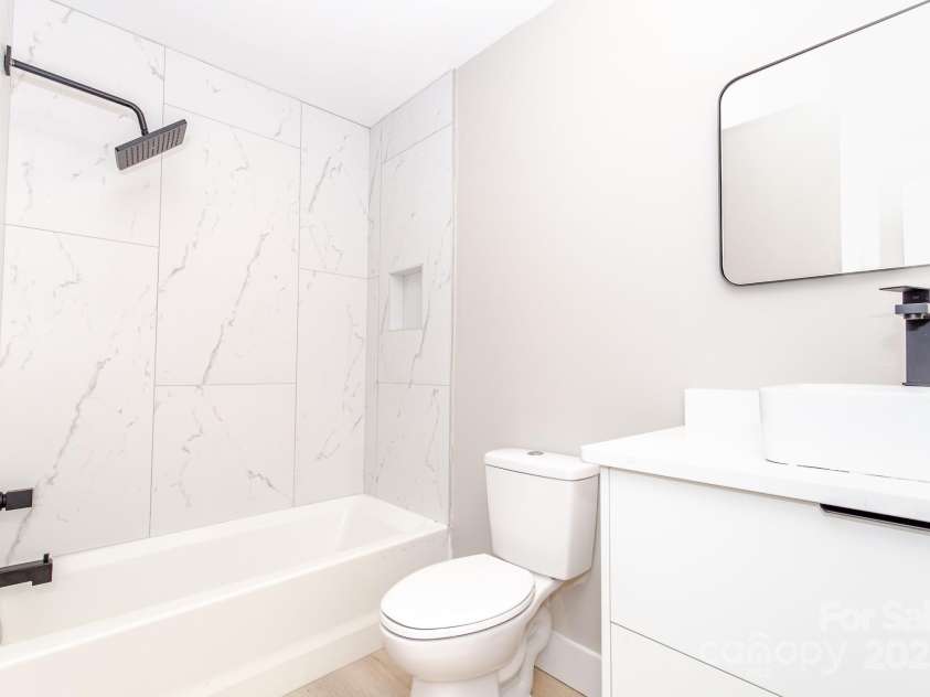 411 Cemetery Street, Charlotte, NC 28216.  MLS# CAR4240606, YatesRealty ID 8350. 