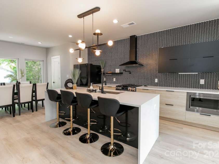 321/323 Cemetery Street, Charlotte, NC 28216.  MLS# CAR4240603, YatesRealty ID 8351. 