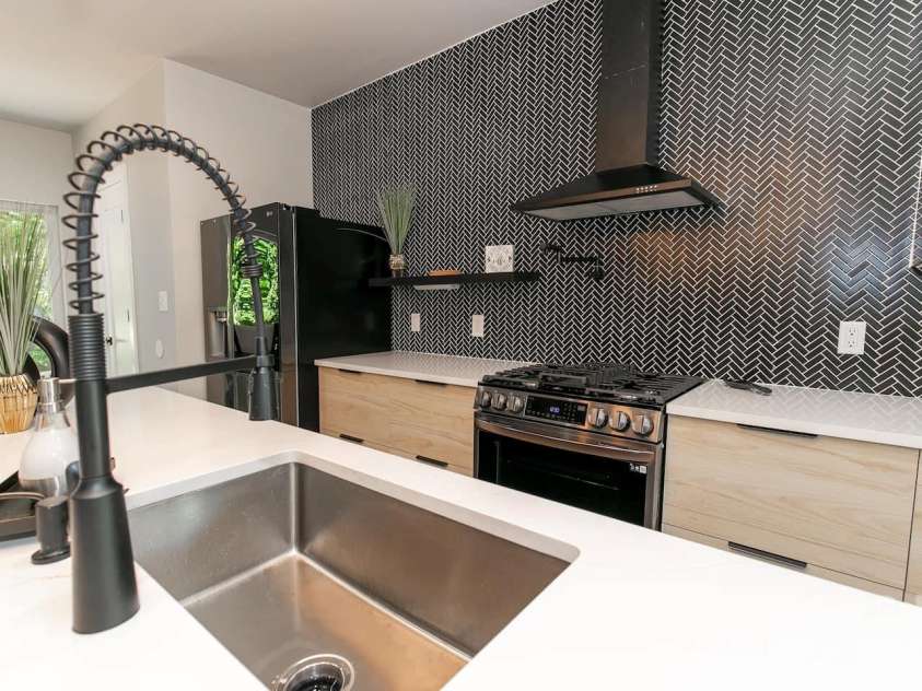 321/323 Cemetery Street, Charlotte, NC 28216.  MLS# CAR4240603, YatesRealty ID 8351. 
