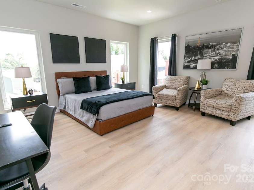 321/323 Cemetery Street, Charlotte, NC 28216.  MLS# CAR4240603, YatesRealty ID 8351. 