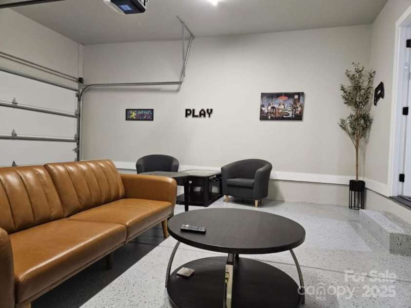 321/323 Cemetery Street, Charlotte, NC 28216.  MLS# CAR4240603, YatesRealty ID 8351. 