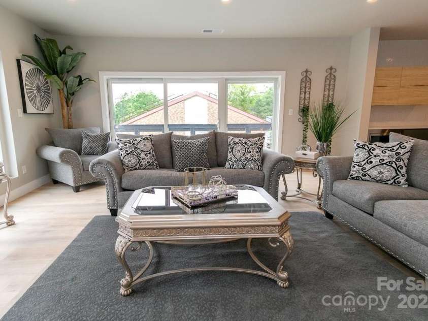 321/323 Cemetery Street, Charlotte, NC 28216.  MLS# CAR4240603, YatesRealty ID 8351. 