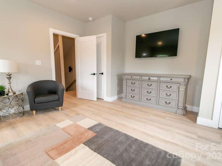 321/323 Cemetery Street, Charlotte, NC 28216.  MLS# CAR4240603, YatesRealty ID 8351. 