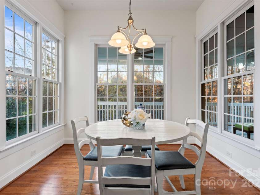 428 Vintage Hill Lane, Huntersville, NC 28078.  MLS# CAR4202236, YatesRealty ID 8353. BREAKFAST NOOK