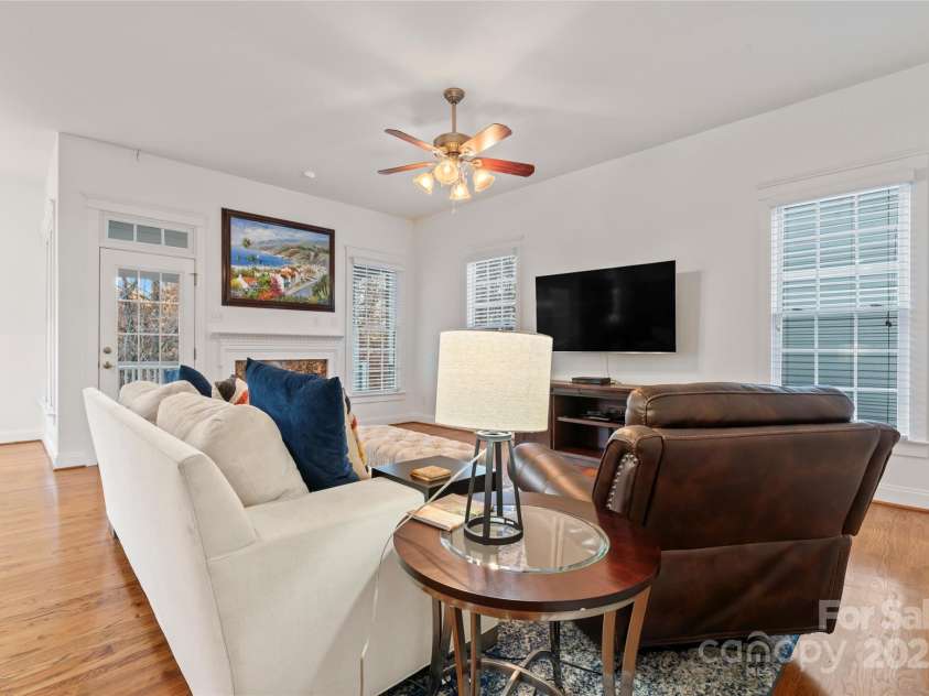 428 Vintage Hill Lane, Huntersville, NC 28078.  MLS# CAR4202236, YatesRealty ID 8353. FAMILY ROOM OPENS INTO THE KITCHEN