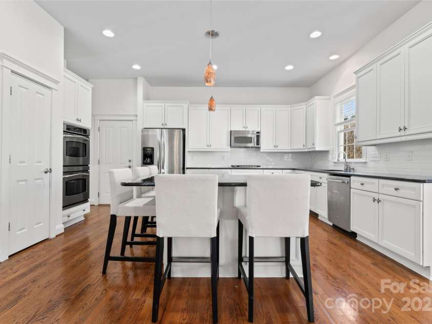 428 Vintage Hill Lane, Huntersville, NC 28078.  MLS# CAR4202236, YatesRealty ID 8353. NEW TILE BACKSPLASH