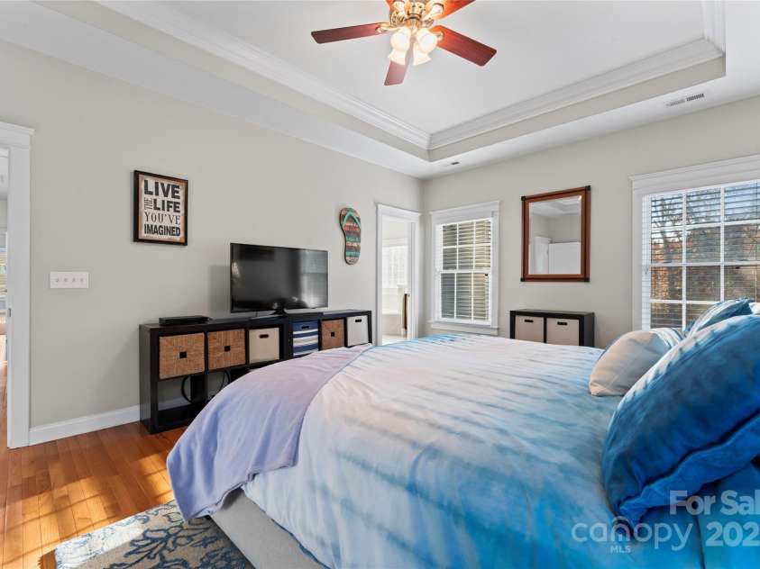 428 Vintage Hill Lane, Huntersville, NC 28078.  MLS# CAR4202236, YatesRealty ID 8353. PRIMARY BEDROOM WITH HARDOODS