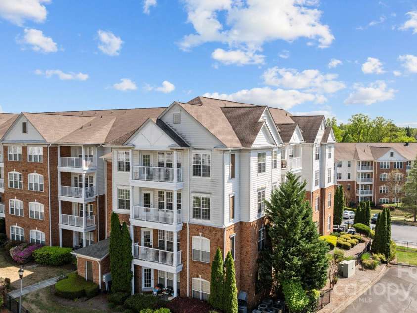 14869 Santa Lucia Drive, Charlotte, NC 28277.  MLS# CAR4245017, YatesRealty ID 8354. Belle Vista Community