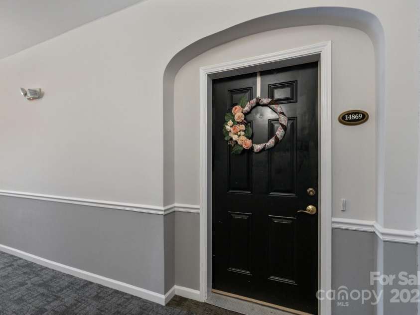 14869 Santa Lucia Drive, Charlotte, NC 28277.  MLS# CAR4245017, YatesRealty ID 8354. Hallway Entrance