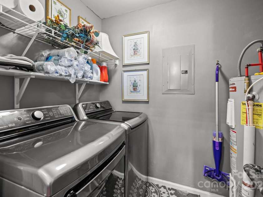 14869 Santa Lucia Drive, Charlotte, NC 28277.  MLS# CAR4245017, YatesRealty ID 8354. Laundry Room
