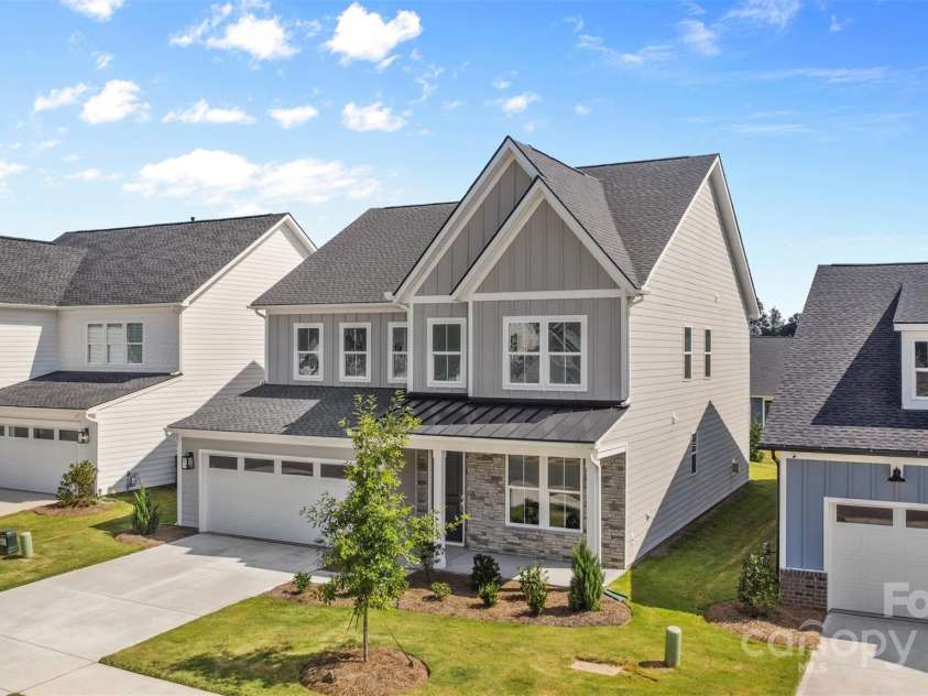 7120 Wayfarer Drive, Charlotte, NC 28269.  MLS# CAR4301575, YatesRealty ID 8356. 