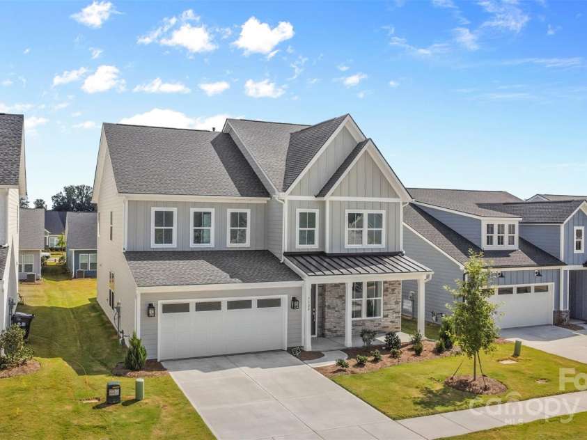 7120 Wayfarer Drive, Charlotte, NC 28269.  MLS# CAR4301575, YatesRealty ID 8356. 