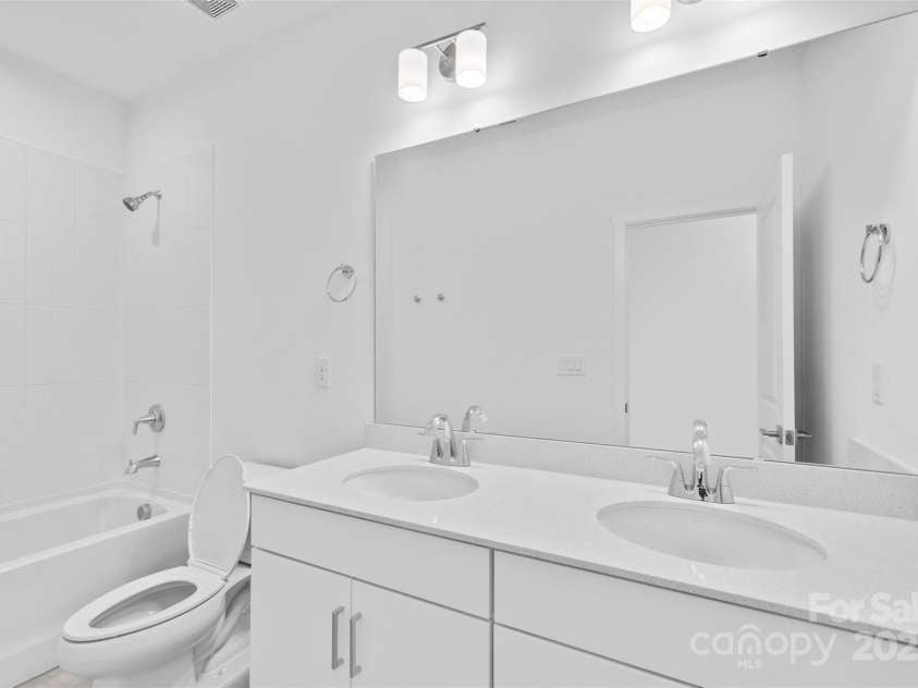 7120 Wayfarer Drive, Charlotte, NC 28269.  MLS# CAR4301575, YatesRealty ID 8356. 