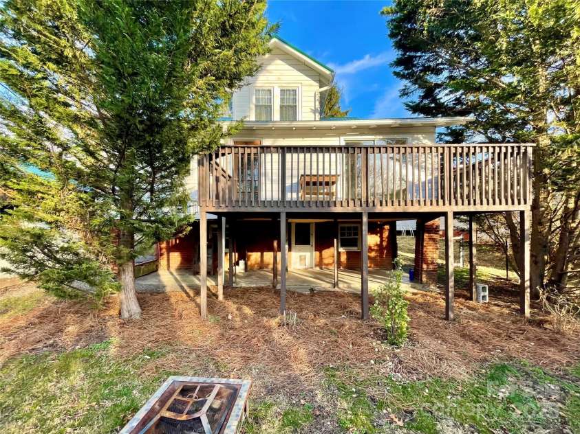 12 Washington Avenue, Asheville, NC 28804.  MLS# CAR4222823, YatesRealty ID 8357. 