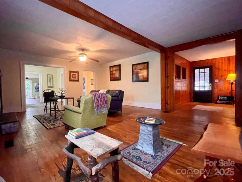 12 Washington Avenue, Asheville, NC 28804.  MLS# CAR4222823, YatesRealty ID 8357. 