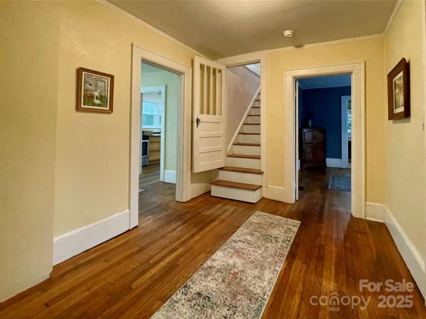12 Washington Avenue, Asheville, NC 28804.  MLS# CAR4222823, YatesRealty ID 8357. 