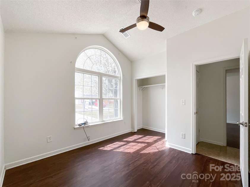 5610 Stone Bluff Court, Charlotte, NC 28214.  MLS# CAR4225495, YatesRealty ID 8358. 