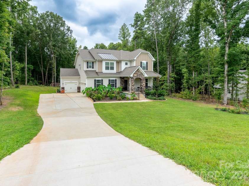 12009 Wild Ginger Lane, Charlotte, NC 28227.  MLS# CAR4293416, YatesRealty ID 836. 