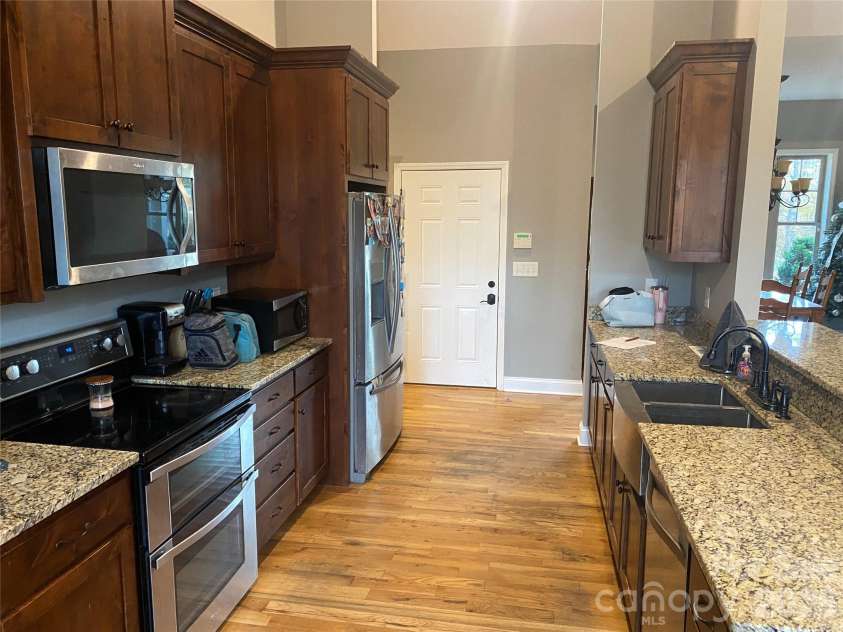 2818 Rockford Road, Shelby, NC 28152.  MLS# CAR4376093, YatesRealty ID 836. Kitchen