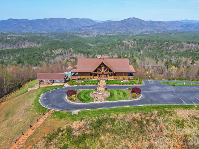 4898 Soaring Top Lane, Lenoir, NC 28645.  MLS# CAR4364265, YatesRealty ID 8361. Clubhouse