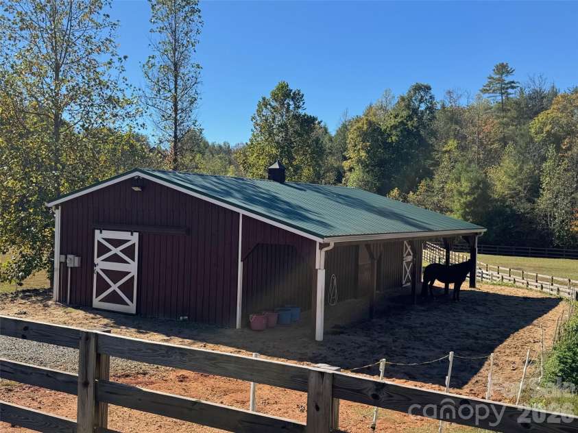 4898 Soaring Top Lane, Lenoir, NC 28645.  MLS# CAR4364265, YatesRealty ID 8361. Community barn
