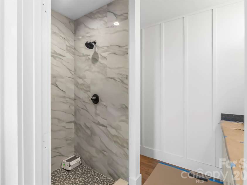 4898 Soaring Top Lane, Lenoir, NC 28645.  MLS# CAR4364265, YatesRealty ID 8361. Primary Suite bathroom