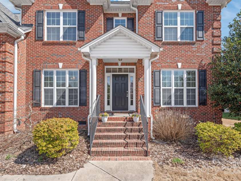 5608 Old Town Lane, Gastonia, NC 28056.  MLS# CAR4232073, YatesRealty ID 8361. Come in