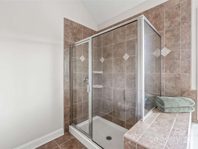 5608 Old Town Lane, Gastonia, NC 28056.  MLS# CAR4232073, YatesRealty ID 8361. Primary Separate Shower
