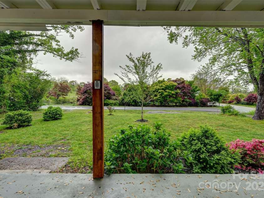 110 Maplewood Knoll Drive, East Flat Rock, NC 28726.  MLS# CAR4234141, YatesRealty ID 8362. 