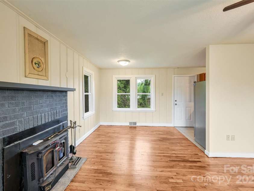 110 Maplewood Knoll Drive, East Flat Rock, NC 28726.  MLS# CAR4234141, YatesRealty ID 8362. 