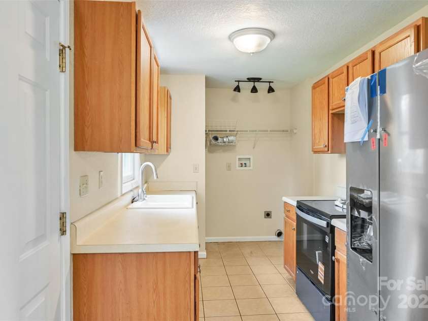 110 Maplewood Knoll Drive, East Flat Rock, NC 28726.  MLS# CAR4234141, YatesRealty ID 8362. 