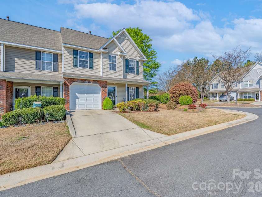 1683 Alpine Ridge Place, Rock Hill, SC 29732.  MLS# CAR4364174, YatesRealty ID 8363. 