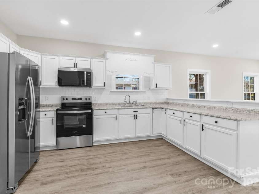 533 3rd Street, Chester, SC 29706.  MLS# CAR4297880, YatesRealty ID 8363. 