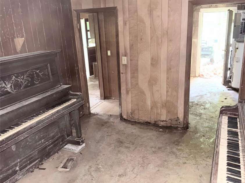 152 Dream Mountain Boulevard, Canton, NC 28716.  MLS# CAR4279458, YatesRealty ID 8364. 