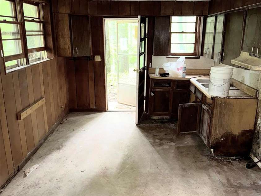 152 Dream Mountain Boulevard, Canton, NC 28716.  MLS# CAR4279458, YatesRealty ID 8364. 