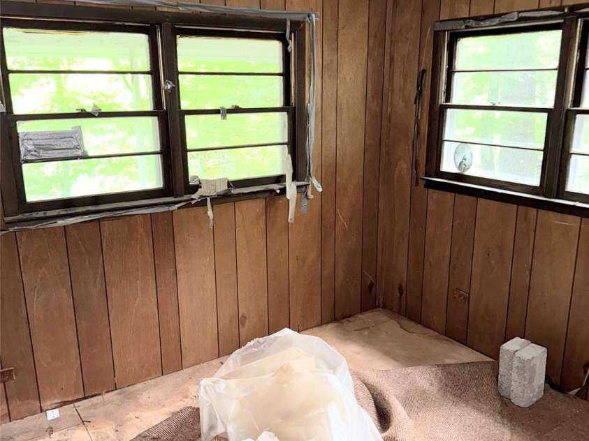 152 Dream Mountain Boulevard, Canton, NC 28716.  MLS# CAR4279458, YatesRealty ID 8364. 