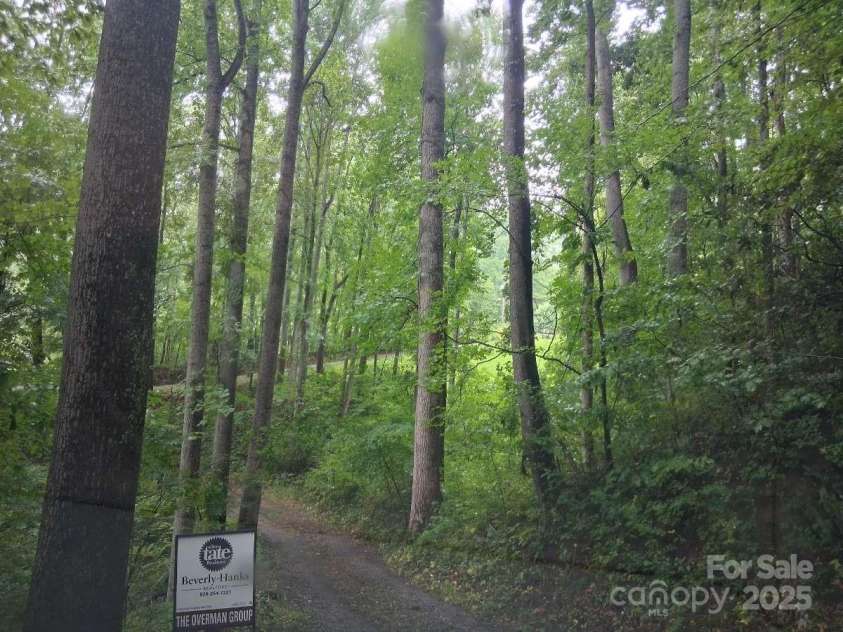 152 Dream Mountain Boulevard, Canton, NC 28716.  MLS# CAR4279458, YatesRealty ID 8364. 