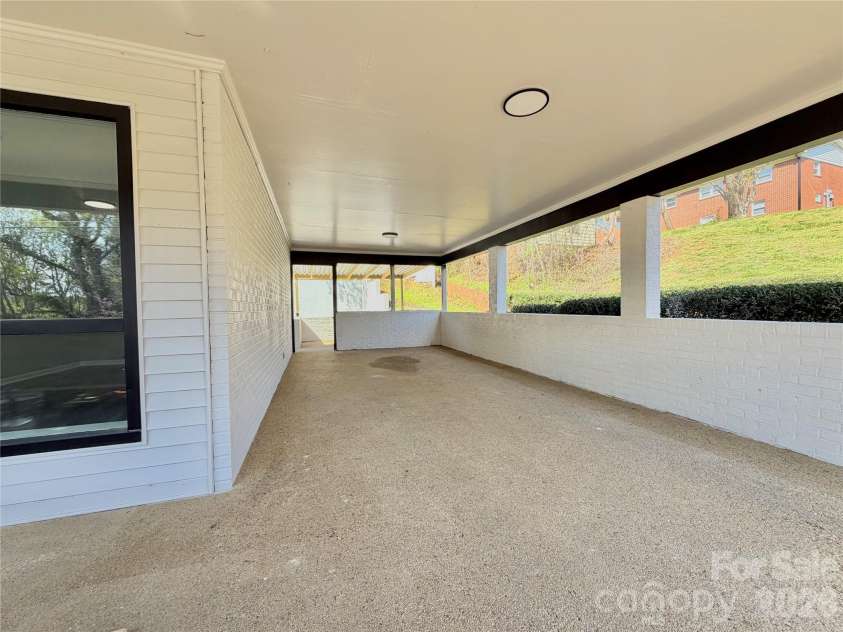 202 WOODWARD Avenue, Morganton, NC 28655.  MLS# CAR4365357, YatesRealty ID 8364. 
