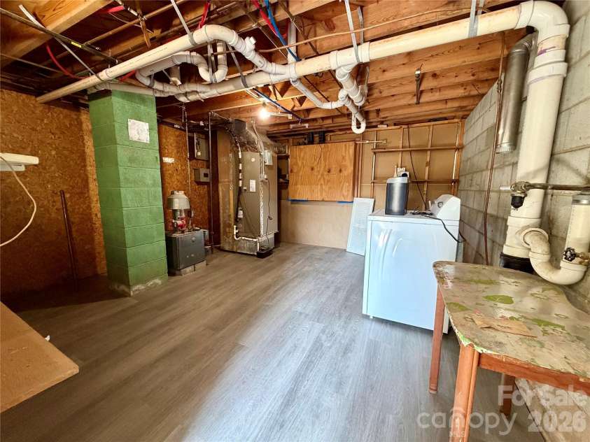 202 WOODWARD Avenue, Morganton, NC 28655.  MLS# CAR4365357, YatesRealty ID 8364. 