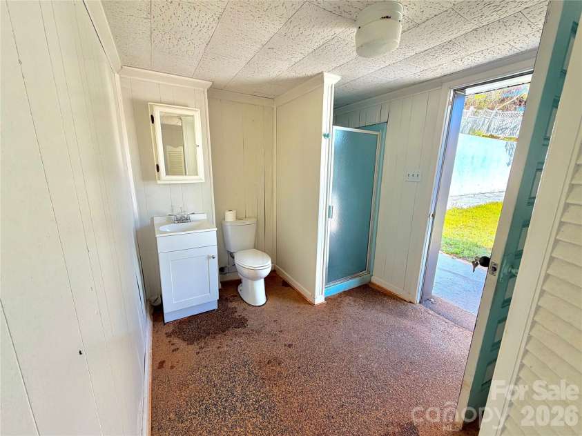 202 WOODWARD Avenue, Morganton, NC 28655.  MLS# CAR4365357, YatesRealty ID 8364. OUTSIDE BATHROOM