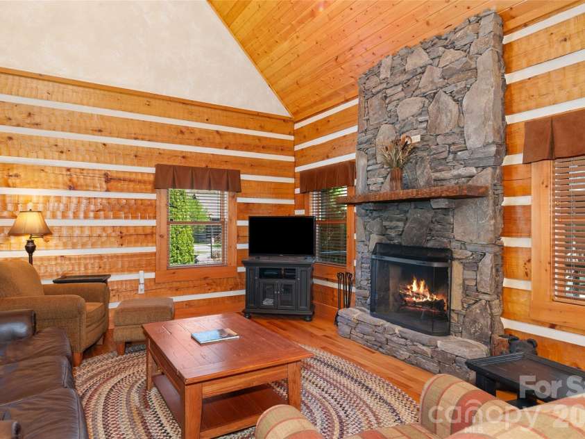 18 Rachels Circle, Maggie Valley, NC 28751.  MLS# CAR4363609, YatesRealty ID 8365. 