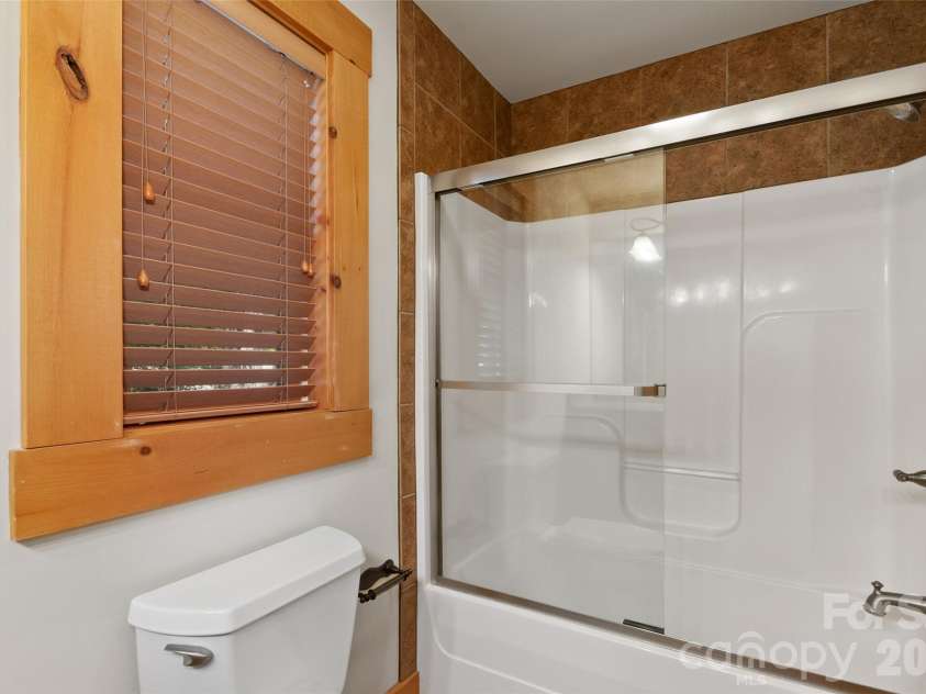 18 Rachels Circle, Maggie Valley, NC 28751.  MLS# CAR4363609, YatesRealty ID 8365. 