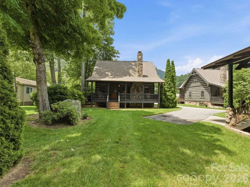 18 Rachels Circle, Maggie Valley, NC 28751.  MLS# CAR4392673, YatesRealty ID 8365. 
