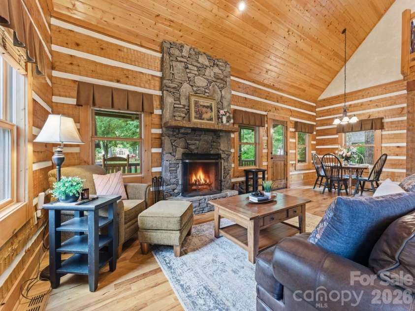 18 Rachels Circle, Maggie Valley, NC 28751.  MLS# CAR4392673, YatesRealty ID 8365. 