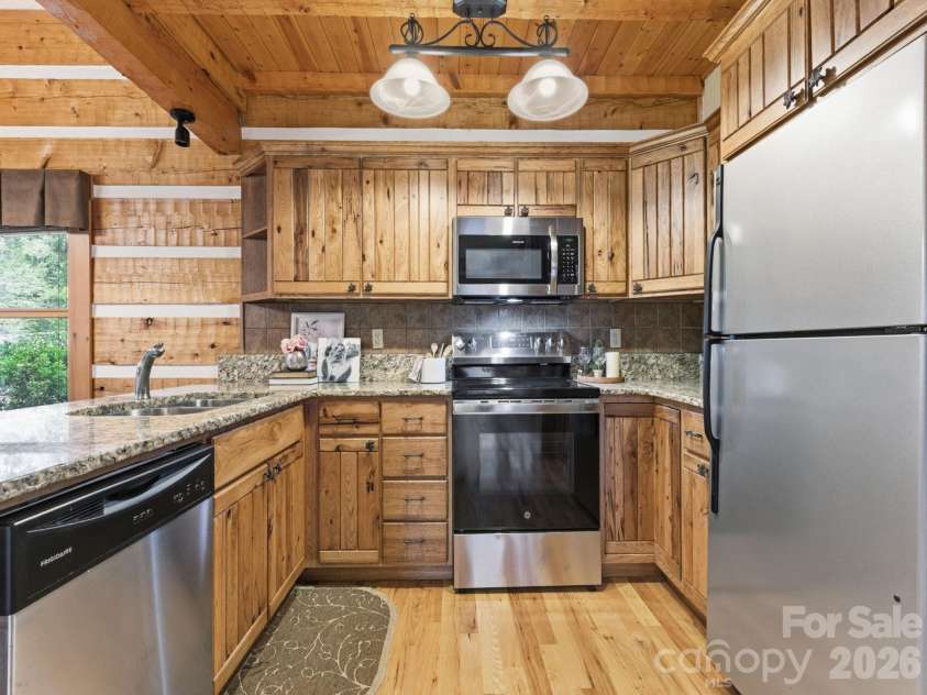18 Rachels Circle, Maggie Valley, NC 28751.  MLS# CAR4392673, YatesRealty ID 8365. 