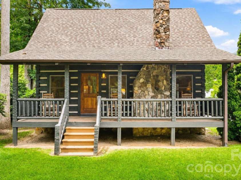 18 Rachels Circle, Maggie Valley, NC 28751.  MLS# CAR4392673, YatesRealty ID 8365. 