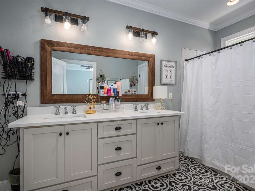 329 Wintergreen Court, Kings Mountain, NC 28086.  MLS# CAR4222336, YatesRealty ID 8366. 