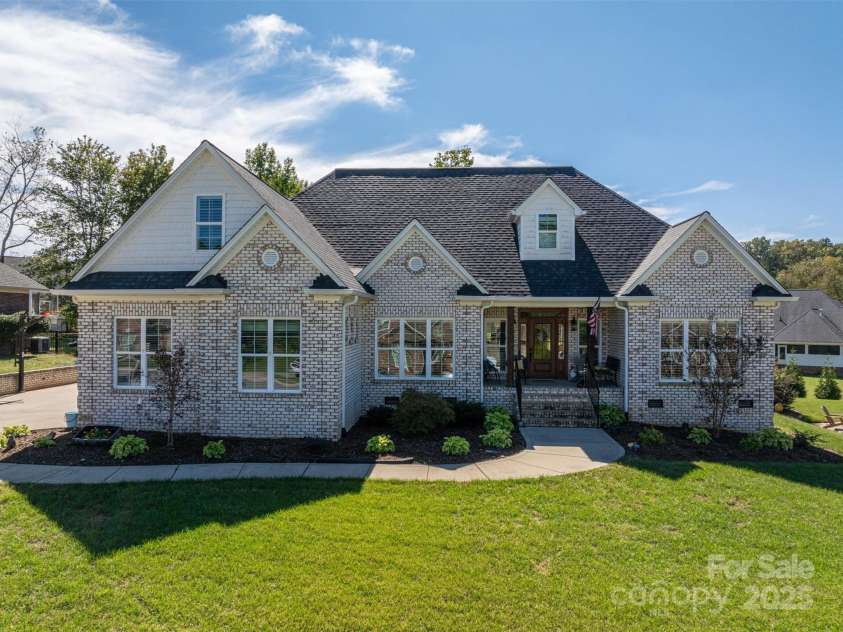 329 Wintergreen Court, Kings Mountain, NC 28086.  MLS# CAR4222336, YatesRealty ID 8366. 