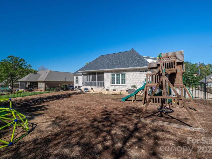 329 Wintergreen Court, Kings Mountain, NC 28086.  MLS# CAR4222336, YatesRealty ID 8366. 