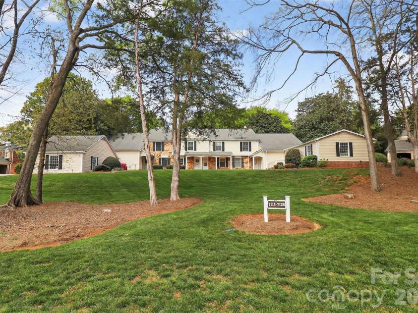 7124 Quail Meadow Lane, Charlotte, NC 28210.  MLS# CAR4360405, YatesRealty ID 8366. 